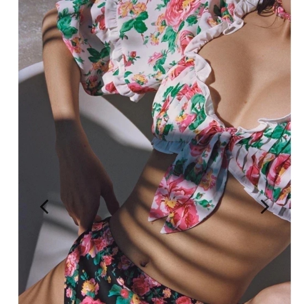 HOST PICK 🎉 NWT for Love & Lemons Imogen Floral Crop Top